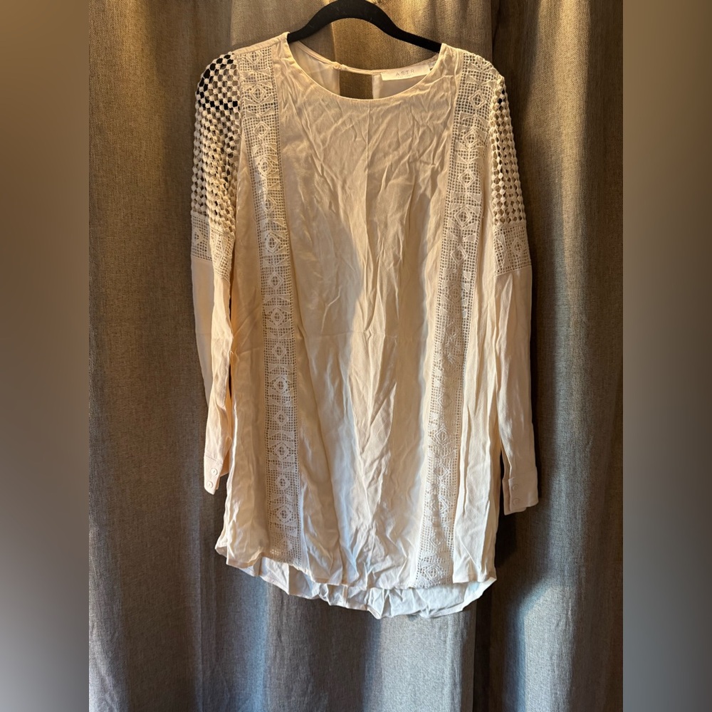 Astr Cream Lace Long Sleeve Shift Mini Dress